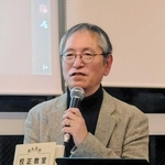 「一文字一文字に愛を注ぐことが大事」と話す大西寿男さん＝神戸市中央区栄町通１