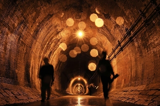 新開地のまちを生むきっかけとなった湊川隧道＝２０２２年１１月