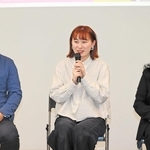 「板チョコの日」に込めた思いを語る（左から）豊平哲平さん、高下美希さんと、「ぼくのたんじょうび」制作に携わった中嶋洋子さん＝人と防災未来センター