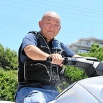水上バイクで神戸港の安全を守る「シーバード神戸」の藤井薫さん＝須磨ヨットハーバー
