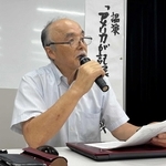 米軍の記録などを基に神戸空襲の実態を解説する工藤洋三さん＝兵庫津ミュージアム