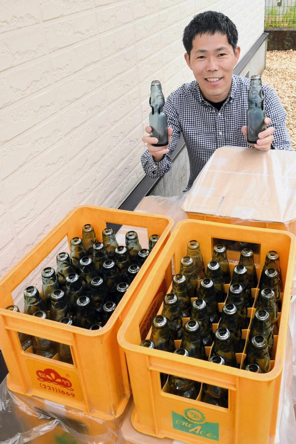レトロで希少、オールガラス瓶のラムネ飲料復活へ 口付けたときの