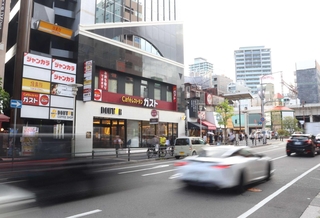 神戸市内の商業地で最も上昇率が高かったＪＲ元町駅の南側＝中央区元町通１（撮影・村上貴浩）