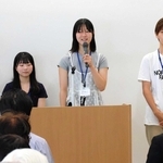 開所式で開催したいイベントなどの抱負を語る学生たち＝神戸常盤ベース「ずっと」