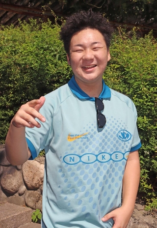 ラップに打ち込む川尻太陽さん。その魅力を「自分の足元を見つめられるから」と話す＝神戸市垂水区内