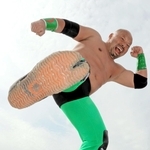 12回目の凱旋興行に気合十分ののはしたろう選手＝神戸市垂水区海岸通