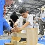 職人の技、親子ら体験「技能グランプリ＆フェスタ」　本棚や万華鏡作りに7000人挑戦