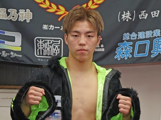 全国最高峰の格闘技イベント「ＲＩＺＩＮ」のキックボクシング本選試合に出場する藤尾陸斗選手＝神戸市長田区西代通４、ロイヤルキングスキックボクシングジム