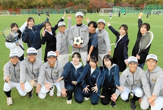 イベントへの参加を呼びかける星陵高校の２年生＝神戸市垂水区星陵台４