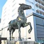 湊川公園に馬だけの銅像?　大震災で“主人”が落馬、帰還なるか　神戸・兵庫区
