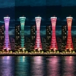 神戸ポートタワーのライトアップイメージ。９色から１色を選ぶ（神戸ウォーターフロント開発機構提供）