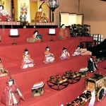 華やか昭和初期のひな人形　垂水・旧木下家住宅で展示　上品な顔立ち、冠や道具に意匠凝らし