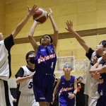 試合では白熱したプレーが繰り広げられた＝神戸市立磯上体育館（提供）