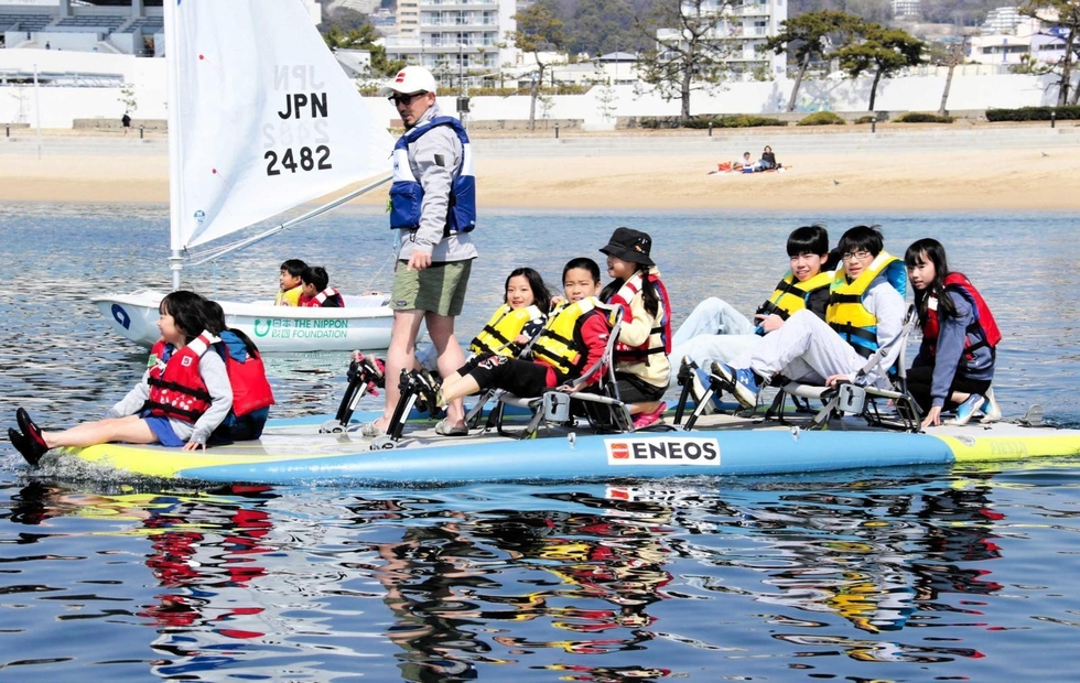 小中学生がカヤック体験！神戸・須磨海岸での楽しいイベント