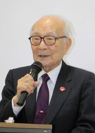 核廃絶を目指す活動に込める思いを語った田中熙巳さん＝神戸市立婦人会館