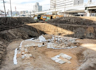 先行公開される神戸海軍操練所跡の遺構＝神戸市中央区新港町（神戸市提供）