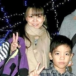 ヒップホップに打ち込んでいた当時６歳の比嘉俊輔選手（右）と母めぐみさん（めぐみさん提供）