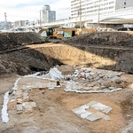 先行公開される神戸海軍操練所跡の遺構＝神戸市中央区新港町（神戸市提供）