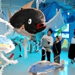 海の生き物を工作で表現、「手作り水族館」を創作　小学生が神戸の「KIITO」で作品展示