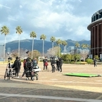 今年３月に神戸学院大ポートアイランドキャンパスであった映画の撮影（神戸フィルムオフィス提供）