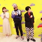 平成をテーマに盛り上がる（左から）「はるかぜに告ぐ」のとんずさん、花妃さんと平成文化研究家の山下メロさん、「天才ピアニスト」の竹内知咲さん、ますみさん＝大丸神戸店