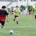 世界21カ国の出身者135人、サッカーで交流　プレーにお国柄も　神戸・北区出身、J1町田・昌子さんが支援
