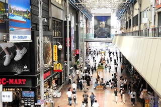 路線価が県内トップだった三宮センター街＝中央区三宮町１