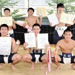 団体戦と個人戦を制した太田中のメンバー＝夢野中学校