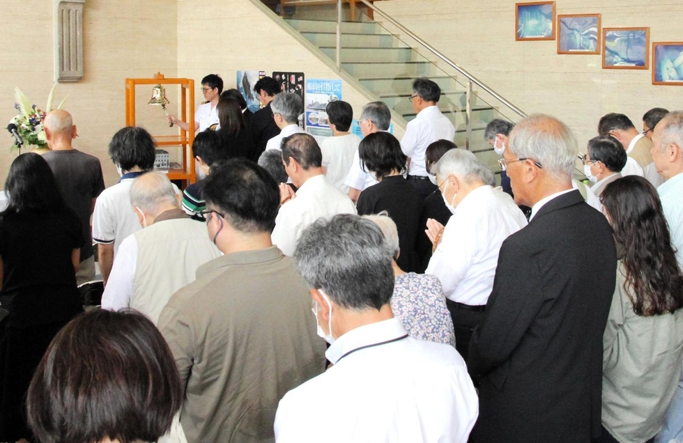 戦没船員6万人の鎮魂願い黙とう 終戦81年、慰霊式典に遺族ら80人 神戸