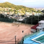 北区との境に近い高台にある雲雀丘中学校＝神戸市長田区雲雀ケ丘１
