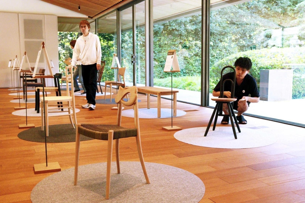 木工作家17人が出展、座り心地極上のこだわり椅子 竹中大工道具館「一