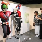 どのヒーローに変身？　仮面ライダーの世界と自然の不思議を体験　神戸海洋博物館で特別展