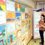残したい景色を色彩豊かに表現　日本とブラジルの子どもたち　海外移住センターで絵画展