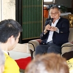 現役時代を振り返る掛布雅之さん＝玉龍寺