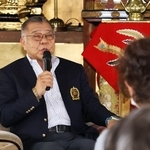 現役時代を振り返る掛布雅之さん＝玉龍寺