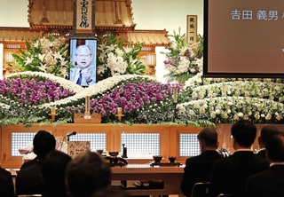 吉田義男さんの葬儀＝８日、西宮市内（代表撮影）