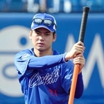 登板に向けて調整する中日・金丸＝２８日、神宮