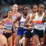 女子５０００メートルで力走する田中希実（左端）（Ａｄａｍ　Ｄａｖｙ／ＰＡ通信提供・ＡＰ＝共同）