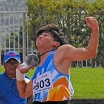 全国中学校体育大会の陸上男子砲丸投げで優勝した山口勇雅＝沖縄県総合運動公園陸上競技場（琉球新報提供）