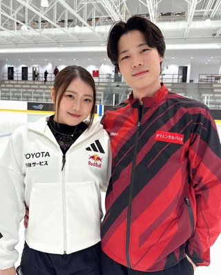 アイスダンス挑戦を表明した紀平梨花（左）とパートナーの西山真瑚（ボーディングブリッジ提供）