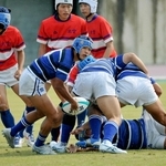 島根県予選の代わりに行われた「壮行試合」でプレーする石見智翠館の選手（手前）＝島根県出雲市