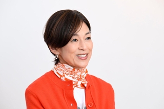 鈴木保奈美（すずき・ほなみ）さん。東京都生まれ。ドラマ「愛という名のもとに」ほか、映画にも多数出演。