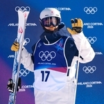 男子モーグル予選２回目を終え、引き揚げる藤木豪心