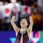フィギュアスケート世界選手権の女子フリーの演技を終え、ガッツポーズする坂本花織＝２７日、チェコ・プラハ（共同）