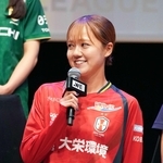 サッカー女子のＷＥリーグの開幕前イベント「キックオフカンファレンス」で話すＩＮＡＣ神戸のＦＷ吉田＝１７日、東京都内