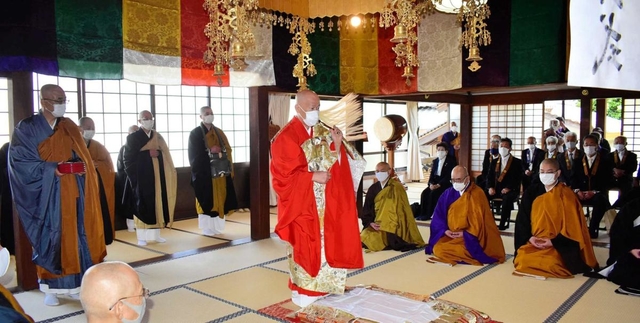 神戸新聞next 三木 新住職就任祝いの稚児行列 華やか衣装28人練り歩く 神戸新聞next 三木 新住職就任祝いの稚児行列 華やか衣装28人練り歩く