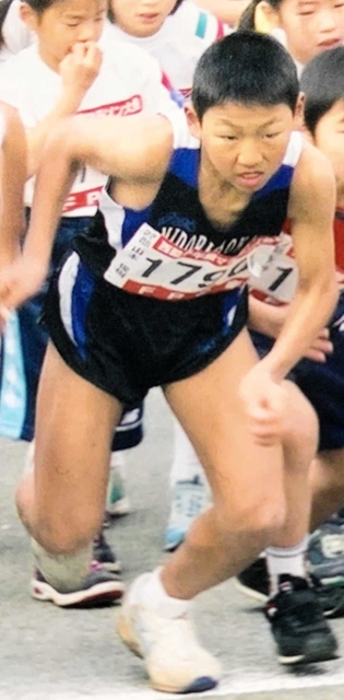 神戸新聞next 三木 エール三木の星へ 五輪重量挙げ代表 山本俊樹さん 中 三木ジュニアランニングクラブ監督常本重次さん 70