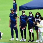 参加者が選手に質問する時間も設けられた＝三木総合防災公園陸上競技場
