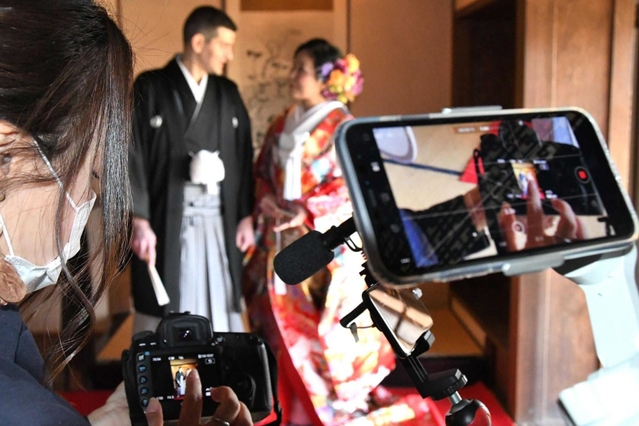前回企画されたフォトウエディングの様子＝２０２０年１１月、旧玉置家住宅