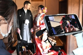前回企画されたフォトウエディングの様子＝２０２０年１１月、旧玉置家住宅